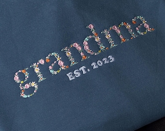 Sweat grand-mère brodé personnalisé : chemise grand-mère aux couleurs confortables, pull minimaliste mimi