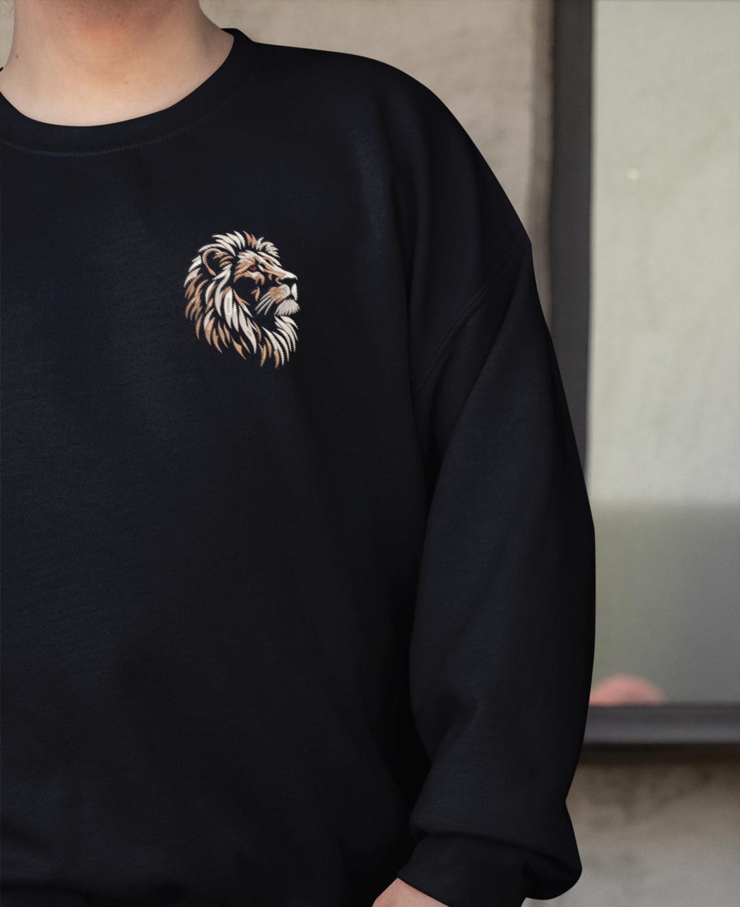 ライオン刺繍スウェットシャツ | ユニセックスクルーネック | ミニマ 