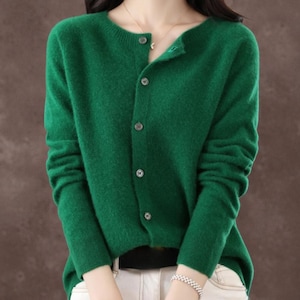 Cardigan élégant pour femme, pull en tricot boutonné, pulls décontractés minimalistes, superposition tendance polyvalente, indispensable de la garde-robe classique
