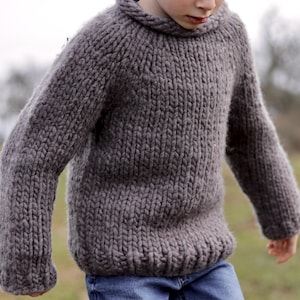 MODELLO DI LAVORO A MAGLIA / Maglione per bambini super voluminoso / Maglione oversize spesso e facile / Raglan dall'alto verso il basso / The Rocco