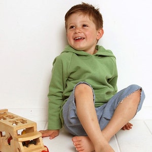 Childrens Sweatshirt, Raglan Sleeves- sizes 2-10yrs - PDF Sewing Pattern