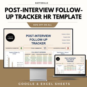 Può includere: Un monitor di computer e un laptop mostrano un "Modello HR di follow-up post-colloquio". Il modello include sezioni per le informazioni sui candidati, le azioni di follow-up e le metriche di successo. È visibile anche il testo "SCONTO DEL 60% SU TUTTO".
