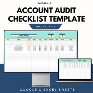 Op de afbeelding: Een computermonitor en een laptop die een controlelijstsjabloon voor accountaudits weergeven. De sjabloon bevat secties voor financiële overzichten, checklistitems en vervaldatums. De tekst op de afbeelding luidt "ACCOUNT AUDIT CHECKLIST TEMPLATE" en "60% OFF ON ALL".