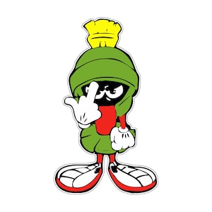 Puede incluir: Imagen de dibujos animados de Marvin el Marciano haciendo una peineta. El personaje lleva un casco y un traje verdes, con un torso rojo, guantes blancos y zapatos con ribetes rojos. El fondo es blanco liso.