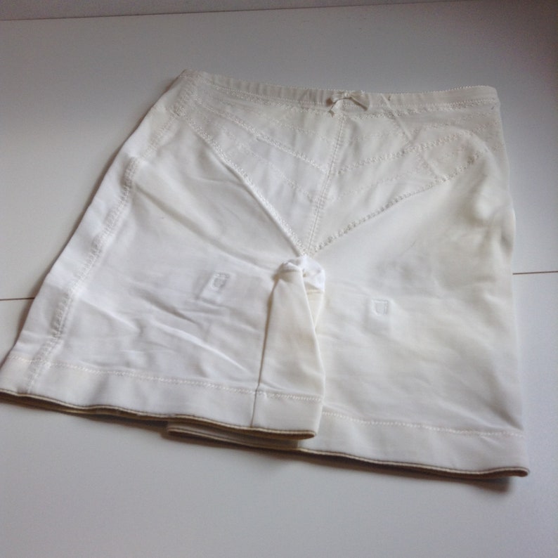 Warner/'s Made in USA Size Large Lolita. Pin up Rockabilly Mad Men New old Stock long leg Girdle