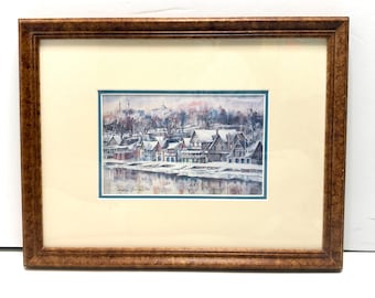 Litografía vintage firmada de Sandra Giangiulio titulada “Boathouse Row”, enmarcada.