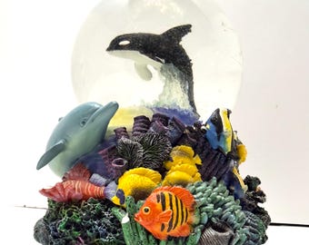 Vintage Westland Giftware Musical “Rainbow Sea” Coral Reef themed Orca Snow Globe