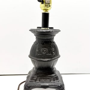 Vintage rustikale Keramik Zwei Sockel Pot Belly Stove Stil Tischlampe