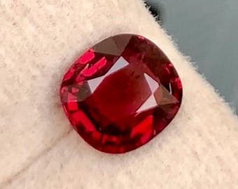 Exquisite Pigeon Blood Red Natural Spinel from Burma VSI, Top Quality Untreated Gemstone 0.80 Cts