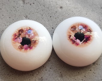 Urethane eyes romantic nude with flowers and diamonds