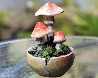Miniaturowa rzeźba grzyby muchomory