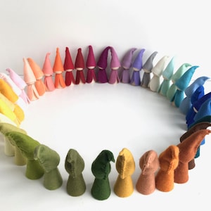 Zwerge in deiner Lieblings Farbe und Größe Regenbogen Holz Kegel Jahreszeitentisch deko