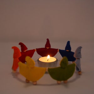 Gnome Round Dance in Rainbow Colours / Nano / Waldorf / compleanno / Peg Doll stagioni tabel immagine 2