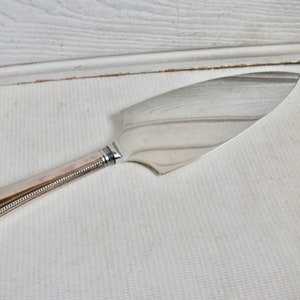 Angielski serwer do ciasta lub tarty MCM Silver Metal firmy George Butler