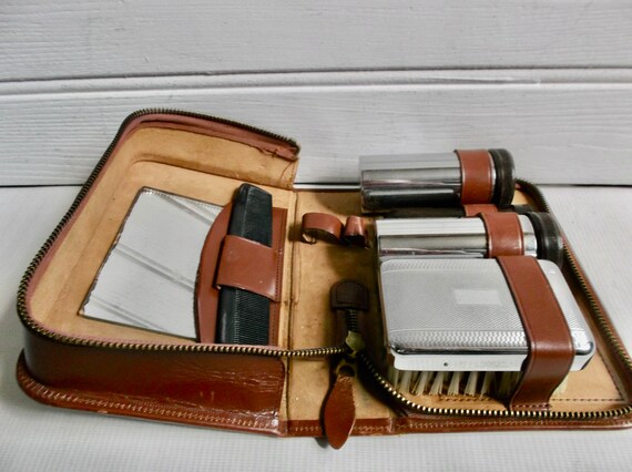 Trousse de toilette vintage de voyage avec étui en cuir d'origine, trousse de toilette en cuir - France