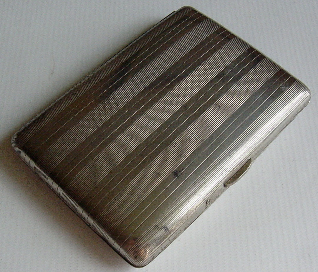 Chrome metal leather cigarette case. 1970. Tobbacciana. Vintage cigarette  box. Cigarette holder.