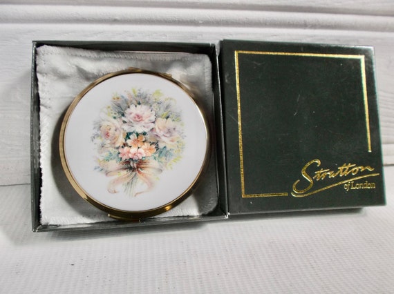 Vintage 1970s Stratton Brass Floral Compact Mirro… - image 7
