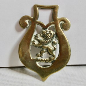 Vintage Franse messing leeuw paardentuigmedaille