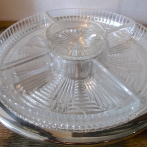 MCM Silver Plated Serving Dish 1950s Appetiser and Hors D&#39;oeuvres Metal Serving Tray with Glass Dishes