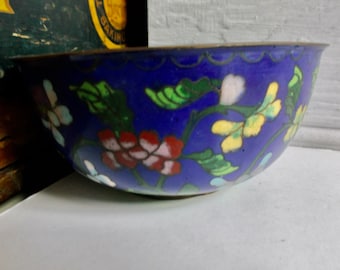 Cuenco antiguo con flores de esmalte cloisonné