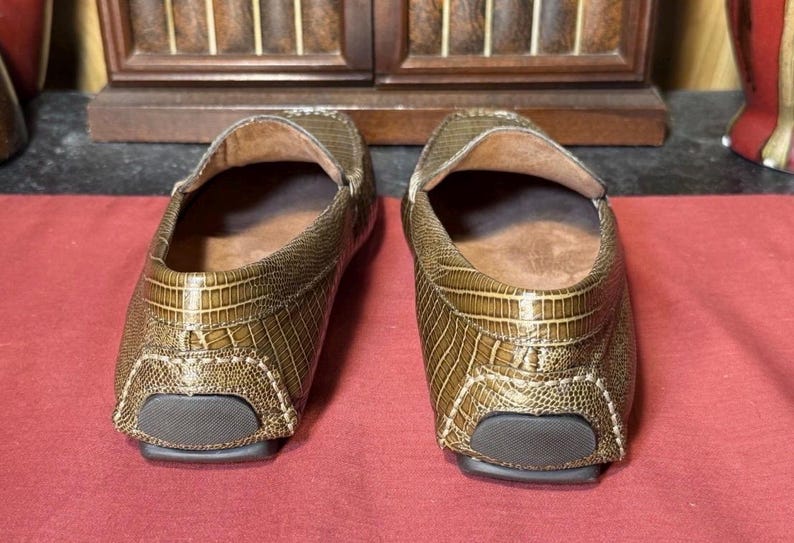Donald J Pliner Men’s Olive Green Lizard Embossed Leather Penny Loafers Size 7 image 4