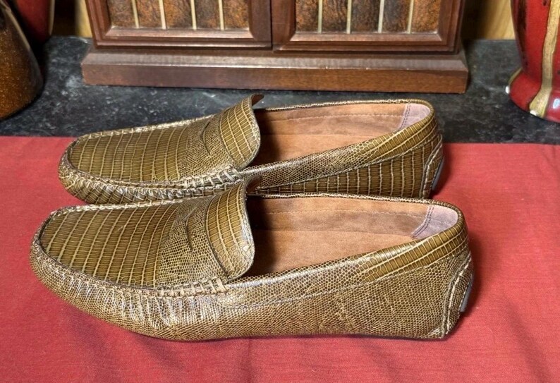 Donald J Pliner Men’s Olive Green Lizard Embossed Leather Penny Loafers Size 7 image 3