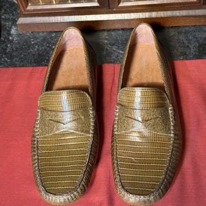 Donald J Pliner Men’s Olive Green Lizard Embossed Leather Penny Loafers Size 7 image 2