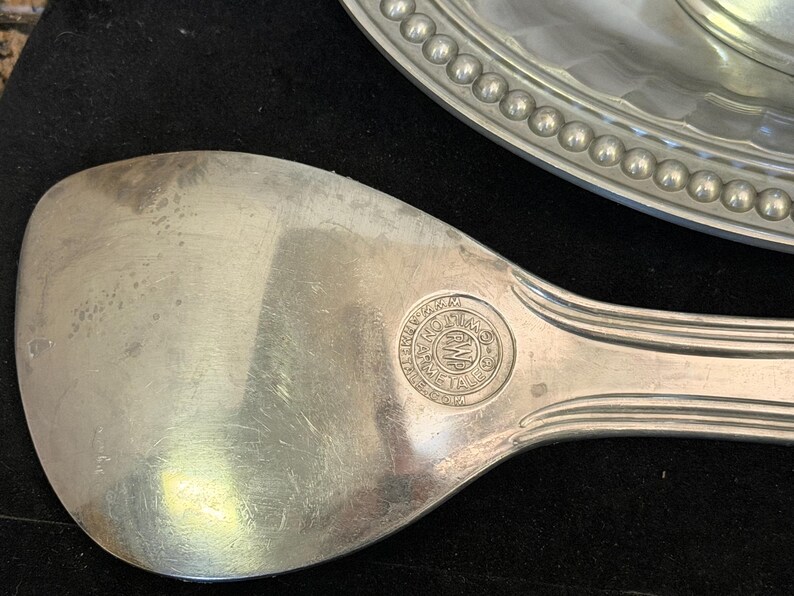 Wilton Armetale Flutes & Pearls Gravy Boat Tray Server Set w/ Utensils image 5