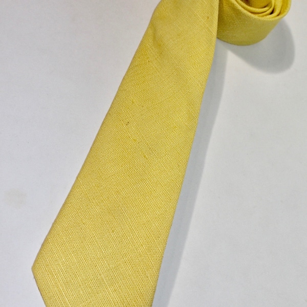 vintage 70's - 80's -J. Press- neck tie.  'The Burlington Knot'  -Moygashel Irish Linen - Lemon Yellow.  Modern narrow 3" wide.