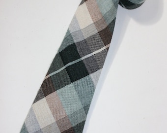 vintage 1970's -Alderman Reed- Men's neck tie. Homespun style material - All Wool - Great colors! Made by Tie Rite Neckwear. 3 3/4" wide