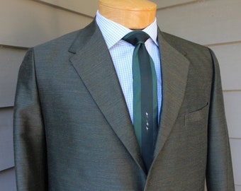 vintage c. 1971 -Keswani- Custom made Men's 2 piece suit. Horizontal multi-color faux shantung - 3 button sack. Hong Kong. Size 38