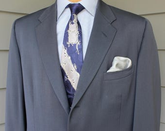 vintage 1950's -Timely Clothes- Men's suit jacket. Gray barathea by Pacific Mills. Darted front - 3 button fastening. Size 42 - 43 Regular