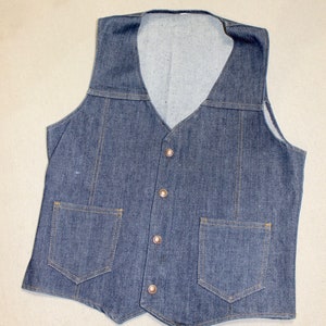 vintage 1970's unlabeled Men's 2 pocket denim vest. 'New Old Stock' Western styling Copper clad snaps. Small Medium image 1