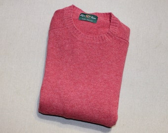 newer vintage -Alan Paine- Crew neck - Saddle shoulder sweater. 'Super Geelong' Lambswool - Vivid Pink mist  Size 40. Made in UK