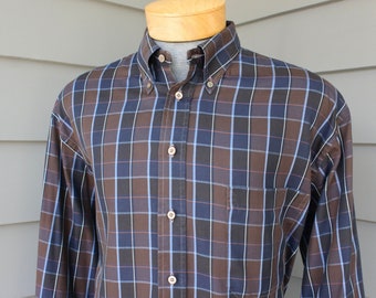 vintage 80's - 90's -Kenneth Gordon- Men's button-down collar, long sleeve shirt. Herringbone weave plaid - All Cotton. MOP buttons. Large