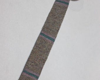 vintage 1980's -Brittsport- Men's skinny neck tie. Wool Knit. Gray melange 1 5/8" w/ Lavender & Aqua stripes. "Square" ends  1 3/4" wide