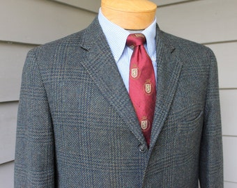 vintage 1960's Men's -Charleston retailer- tweed Ivy Style sport coat. 3 button - Sack. Big Glen plaid - Olive, Black, Green. 39 - 40  Reg