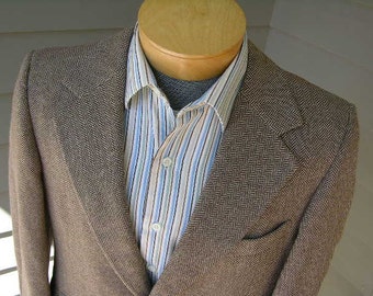 vintage 1970's -Lebow Bros.- Men's 'luxury' sport coat. All Cashmere - Herringbone tweed. 41 Regular