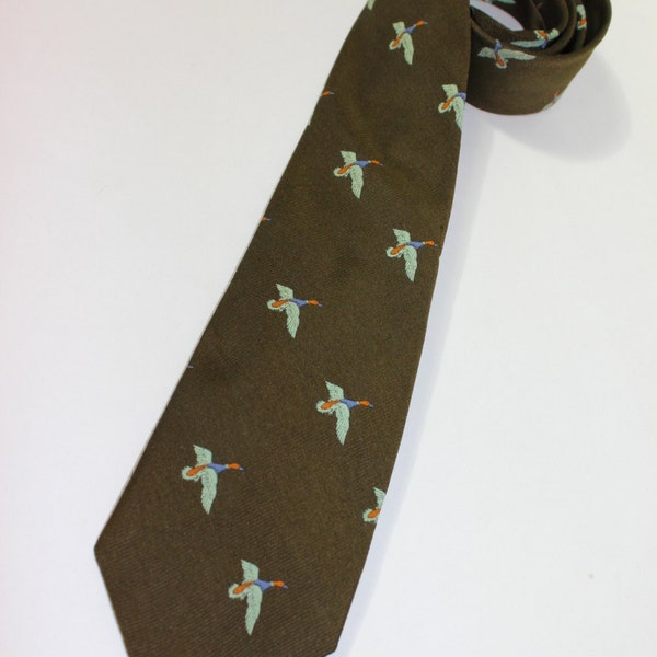 vintage late 60's - early 70's Men's neck tie.  Repeating Mallard in flight - Olive Green