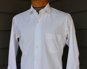 vintage 50's-60's -Arrow 'Glen'- Men's long sleeve dress shirt. White broadcloth - Cotton. Small collar - Convertible cuffs. Medium 15 x 32