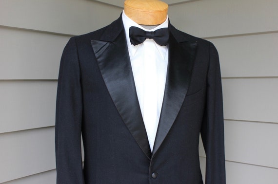 Vintage 1920's unknown Maker Tuxedo Jacket. Black Wool / Black 