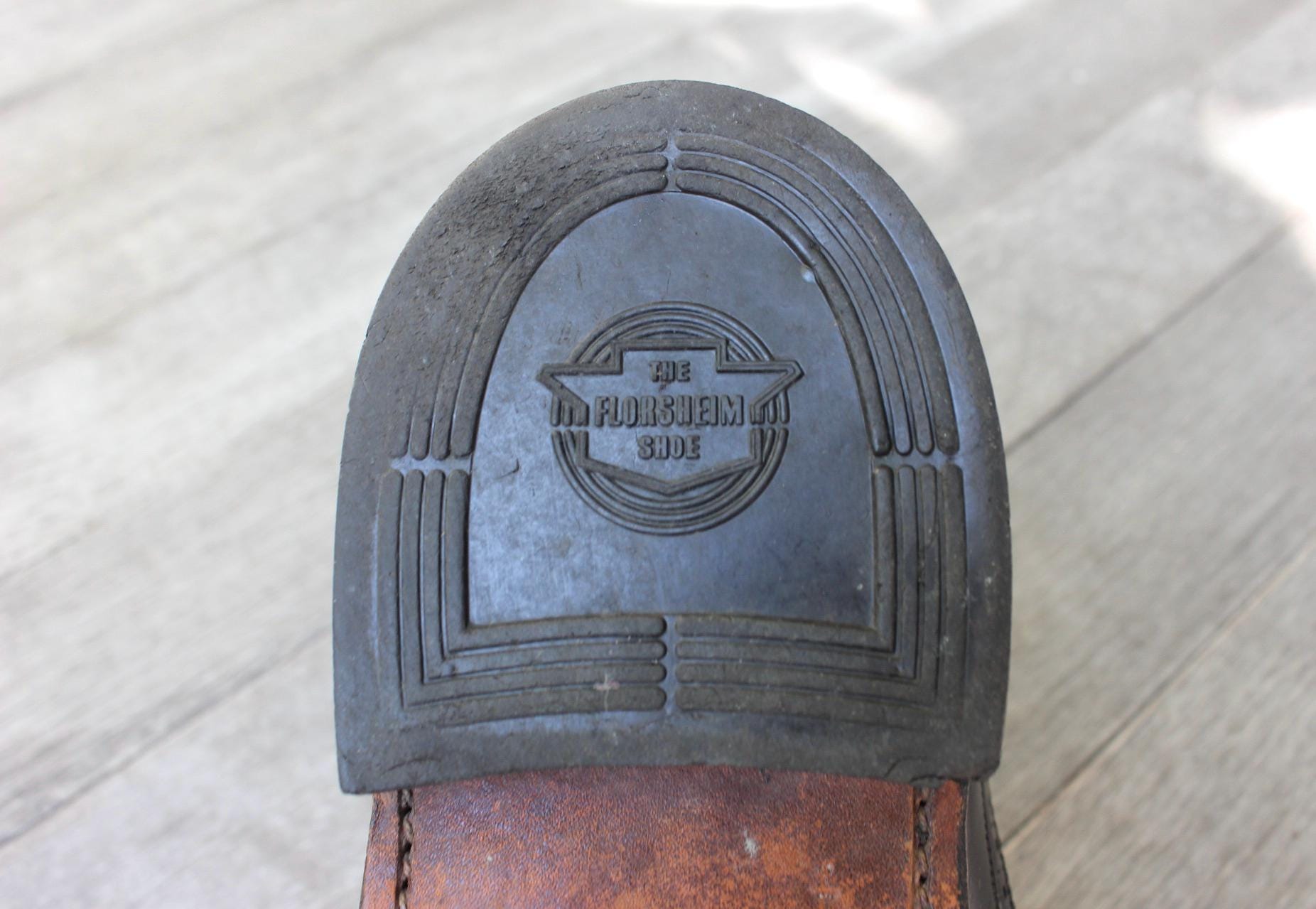 Vintage 1980's -florsheim- 'varsity' 20819 Long Wing Brogues