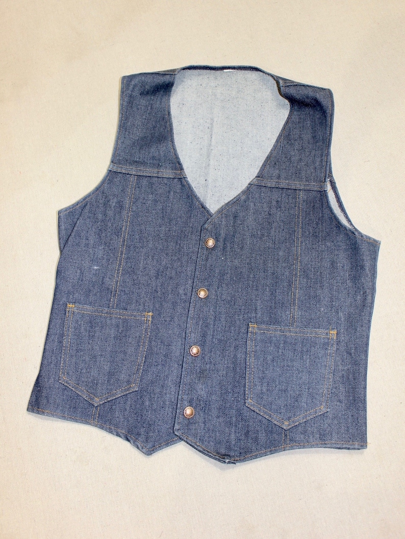 vintage 1970's unlabeled Men's 2 pocket denim vest. 'New Old Stock' Western styling Copper clad snaps. Small Medium image 1