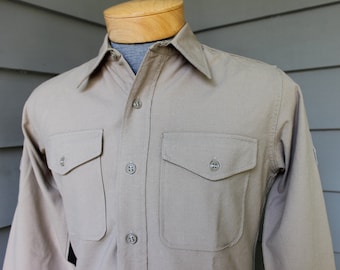 vintage 1950's Korean War era USMC shirt. Tropical worsted - Khaki. PFC insignia patches. Small - 14 1/2 x 33