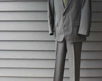 【BROOKS BROTHERS】1980's OLIVE KHAKI スーツ BROOKS BROTHERS】1980's OLIVE KHAKI スーツ - メルカリ