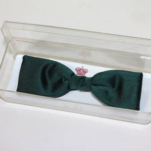 vintage 1950's Royal 'clip on' Bow Tie. 'New Old Stock' in case. All Silk Dark Emerald Green satin image 2