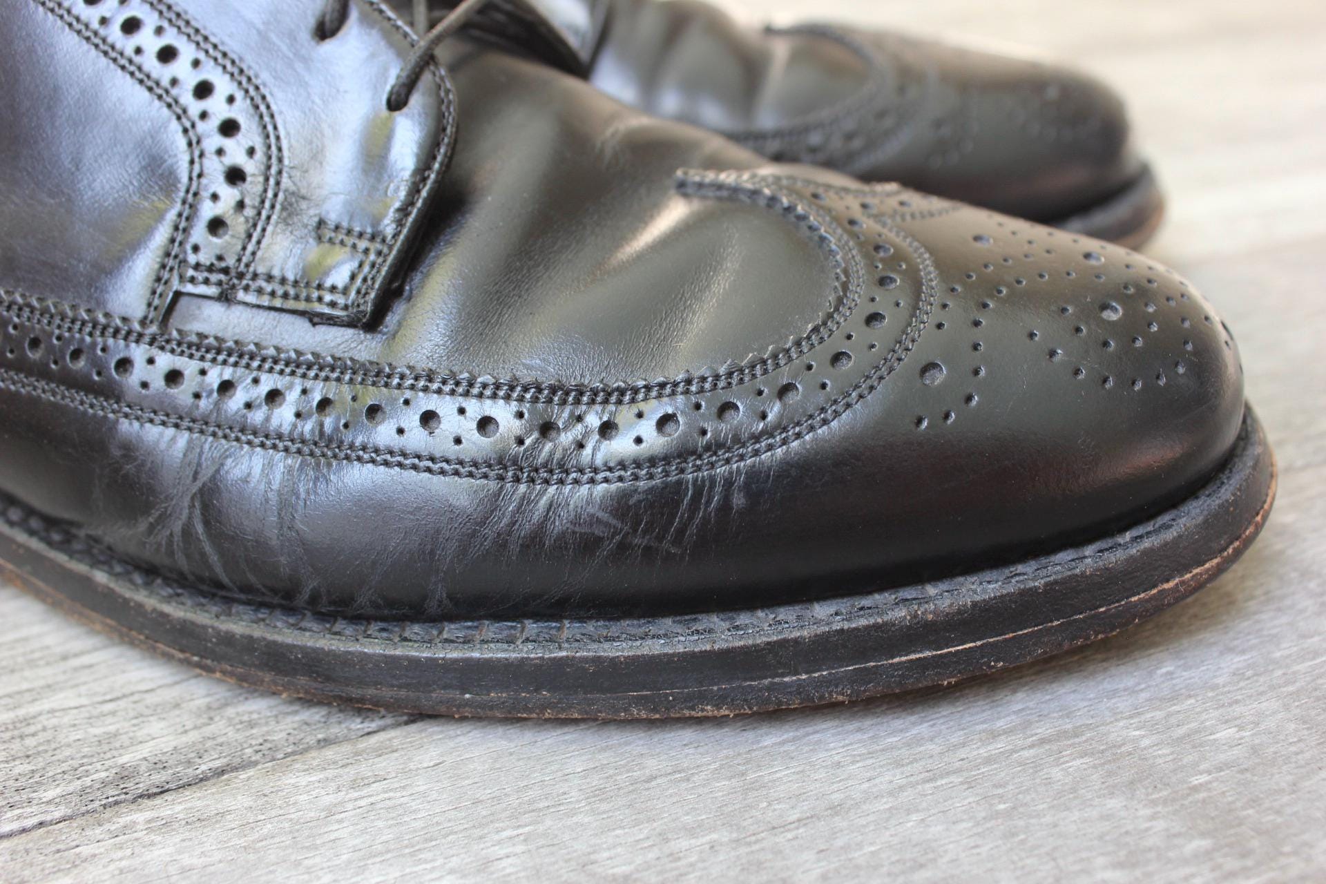 Vintage 1980's -florsheim- 'varsity' 20819 Long Wing Brogues