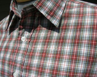 vintage 1980's -Members Only- Men's long sleeve shirt. Mini tartan 'Nor'easter' plaid- Poly / Cotton blend.  Medium. Frat Boy Special.