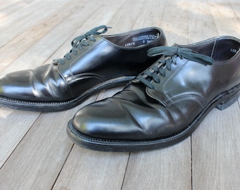 vintage 60's - 70's -Hanover- Plain toe Derby. Black - All leather. Double  sole - Rubber heel. US Size 10 D. Made in USA.