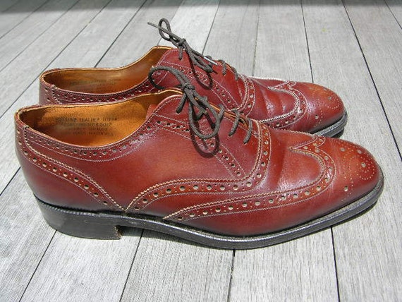 Vintage 1960's stuart Mcguire Oxford Wingtips in Chestnut. Made in